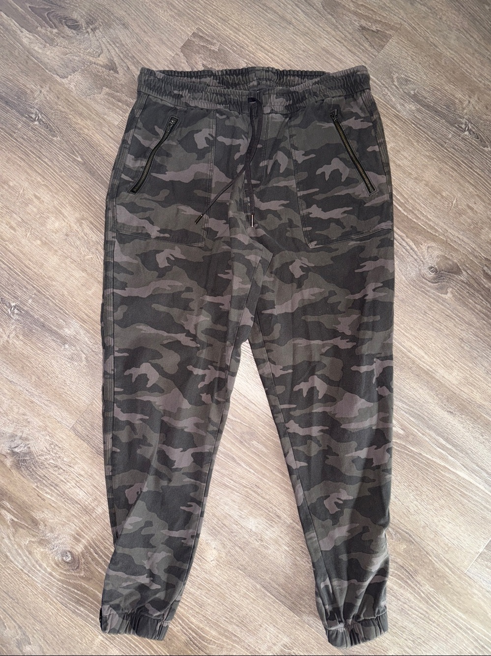 Athleta Pants Women’s 12 Green Camo Farallon Jogger Casual - Picture 2 of 6